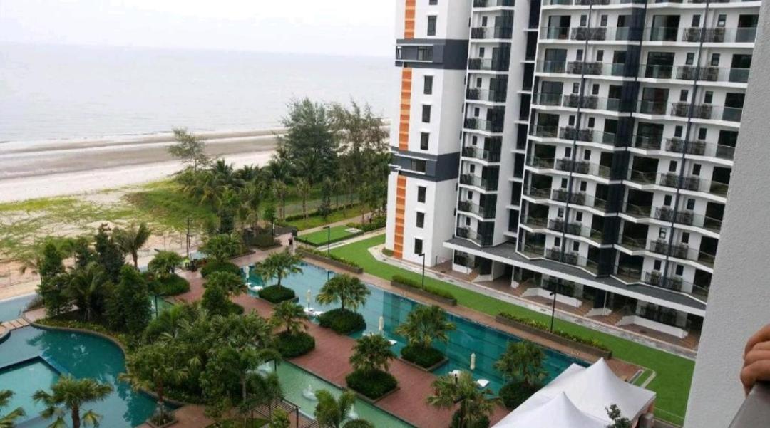 Timurbay Seafront Residence By Hardinahomes Kuantan Exterior foto